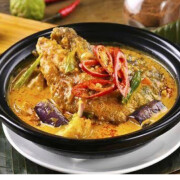 Deep Fried Whole Barramundi with Special Curry Sauce 招牌咖喱鱼