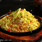 Sizzling Cabbage with Rice Vermicelli 铁板粉丝包菜