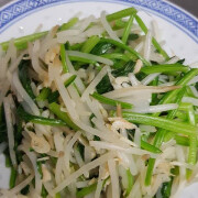 Garlic Spinach with Bean Sprouts 蒜蓉银芽莜菜